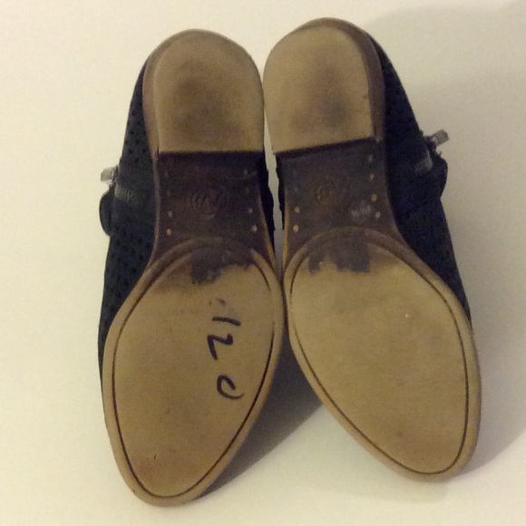 Lucky Brand Basel 3 Black Ankle Boots - Picture 5 of 6